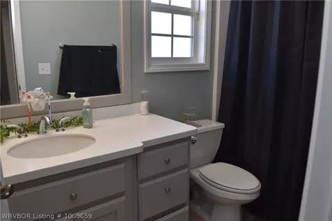 Bath - 607 Windbrook Ct, Fort Smith, AR 72908 photo 1 of 5