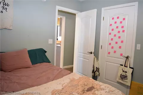 Bedroom - 607 Windbrook Ct, Fort Smith, AR 72908 photo 6 of 8