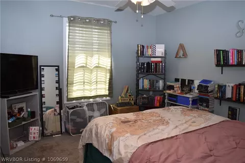 Bedroom - 607 Windbrook Ct, Fort Smith, AR 72908 photo 4 of 8