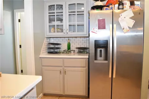 Kitchen - 607 Windbrook Ct, Fort Smith, AR 72908 photo 3 of 4