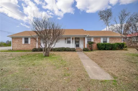 Exterior - 7701 Southridge Dr, Fort Smith, AR 72908 photo 3 of 11