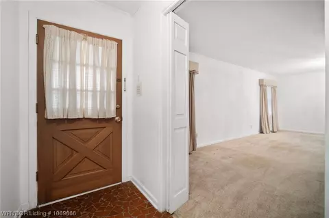 Entry Way - 7701 Southridge Dr, Fort Smith, AR 72908 photo 2 of 2