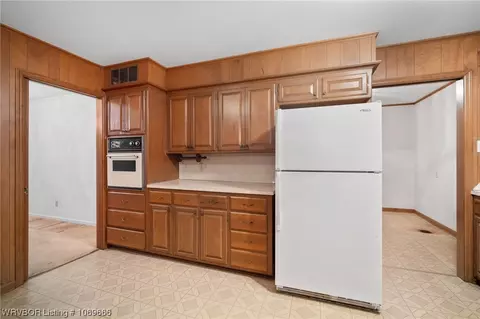 Kitchen - 7701 Southridge Dr, Fort Smith, AR 72908 photo 2 of 6