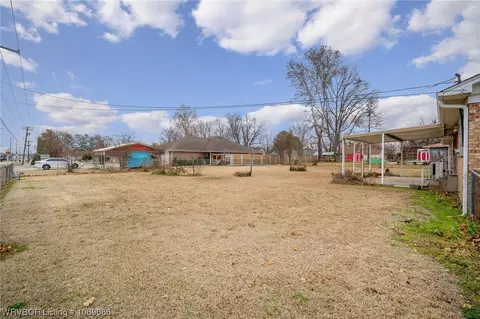 Exterior - 7701 Southridge Dr, Fort Smith, AR 72908 photo 7 of 11