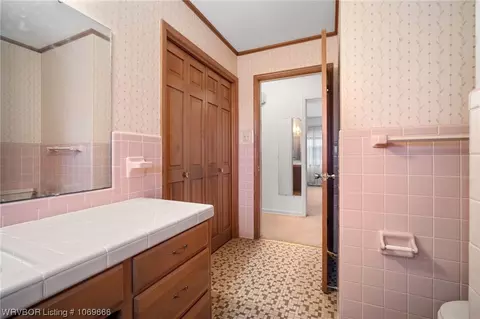 Bath - 7701 Southridge Dr, Fort Smith, AR 72908 photo 5 of 5