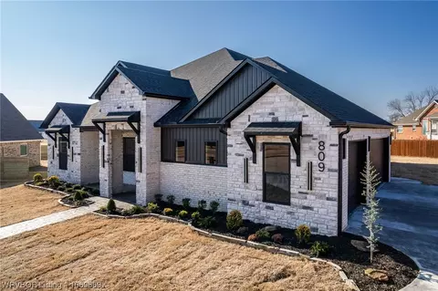 Exterior - 809 Eagle Trace Cir, Alma, AR 72921 photo 3 of 7