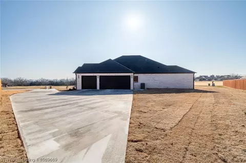 Exterior - 809 Eagle Trace Cir, Alma, AR 72921 photo 7 of 7