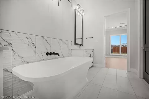 Bath - 809 Eagle Trace Cir, Alma, AR 72921 photo 3 of 8
