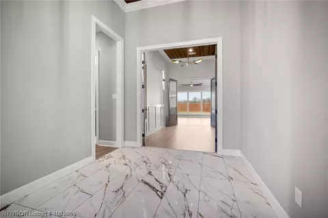 Entry Way - 809 Eagle Trace Cir, Alma, AR 72921 photo 2 of 4