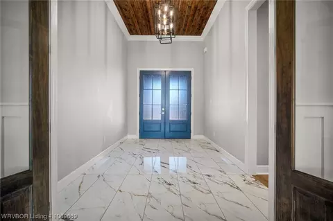 Entry Way - 809 Eagle Trace Cir, Alma, AR 72921 photo 3 of 4