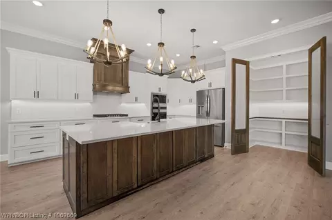 Kitchen - 809 Eagle Trace Cir, Alma, AR 72921 photo 2 of 5