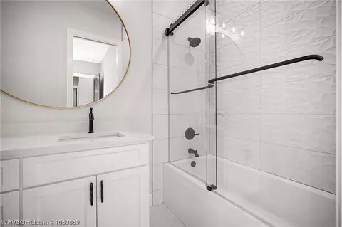 Bath - 809 Eagle Trace Cir, Alma, AR 72921 photo 8 of 8