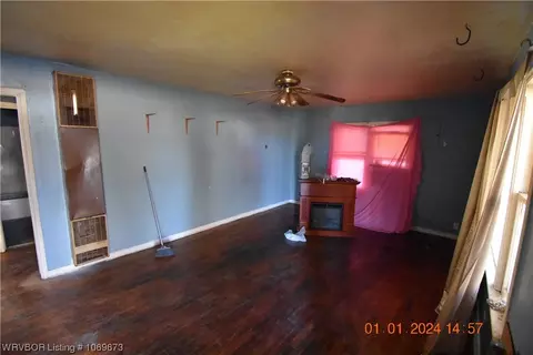 710 Choctaw Ave, Sallisaw, OK 74955 photo 2