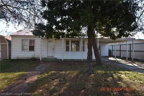 710 Choctaw Ave, Sallisaw, OK 74955