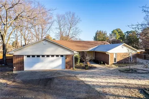 10521 Meandering Ct, Fort Smith, AR 72903