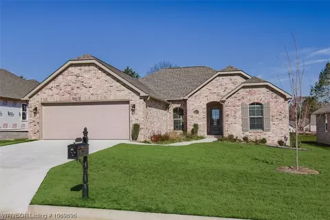 8319 Mclaren Dr, Fort Smith, AR 72915