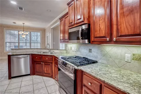 Kitchen - 11212 Northfield Ct, Fort Smith, AR 72916 photo 6 of 6