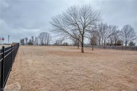 View/Area - 11212 Northfield Ct, Fort Smith, AR 72916 photo 2 of 2