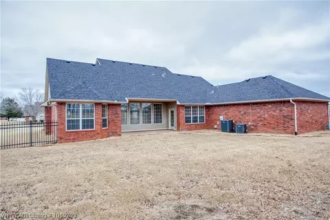 Exterior - 11212 Northfield Ct, Fort Smith, AR 72916 photo 10 of 16