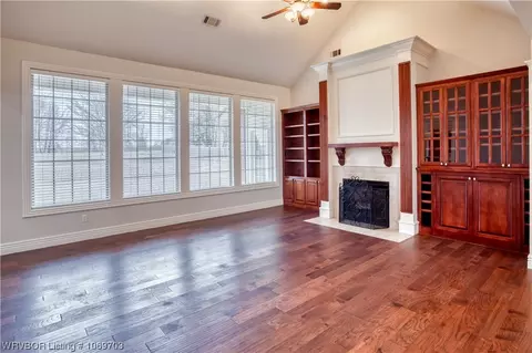 Living - 11212 Northfield Ct, Fort Smith, AR 72916 photo 2 of 2