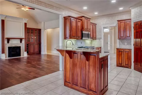 Kitchen - 11212 Northfield Ct, Fort Smith, AR 72916 photo 3 of 6