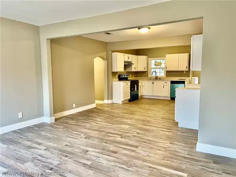 Living - 3625 Presley Ave, Fort Smith, AR 72903 photo 1 of 3