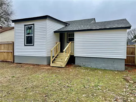Exterior - 3625 Presley Ave, Fort Smith, AR 72903 photo 5 of 7