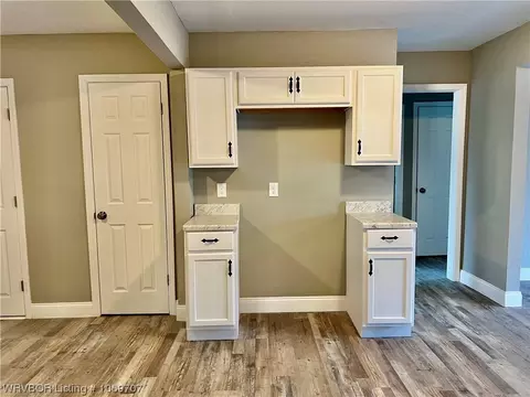 Kitchen - 3625 Presley Ave, Fort Smith, AR 72903 photo 6 of 6