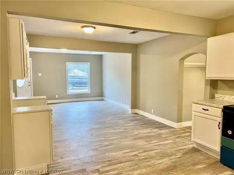 Living - 3625 Presley Ave, Fort Smith, AR 72903 photo 3 of 3