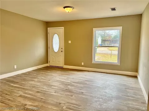Living - 3625 Presley Ave, Fort Smith, AR 72903 photo 2 of 3