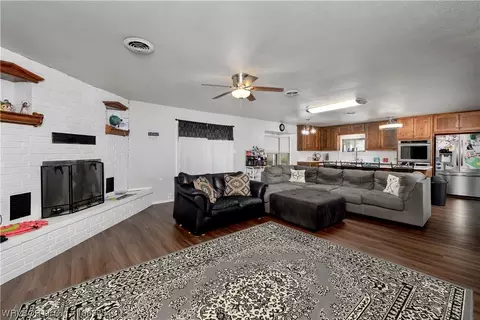 Living - 1003 Gregory Ave, Pocola, OK 74902 photo 4 of 4