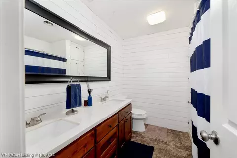 Bath - 1003 Gregory Ave, Pocola, OK 74902 photo 3 of 3