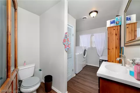 Bath - 1003 Gregory Ave, Pocola, OK 74902 photo 1 of 3
