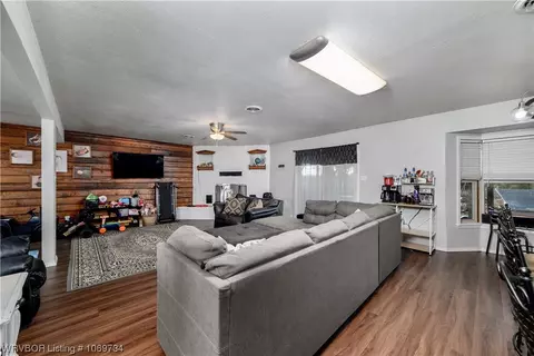 Living - 1003 Gregory Ave, Pocola, OK 74902 photo 2 of 4