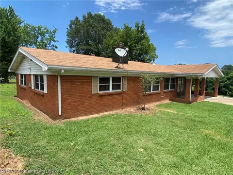 1104 Bluff Dr, Ozark, AR 72949