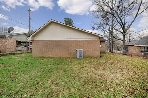 1504 15th Ter, Barling, AR 72923 photo 27