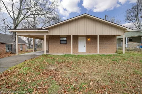 1504 15th Ter, Barling, AR 72923