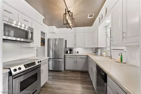 Kitchen - 3132 Brooken Hill Dr, Fort Smith, AR 72908 photo 1 of 3