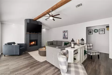 Living - 3132 Brooken Hill Dr, Fort Smith, AR 72908 photo 1 of 4