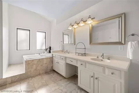 Bath - 3132 Brooken Hill Dr, Fort Smith, AR 72908 photo 1 of 7