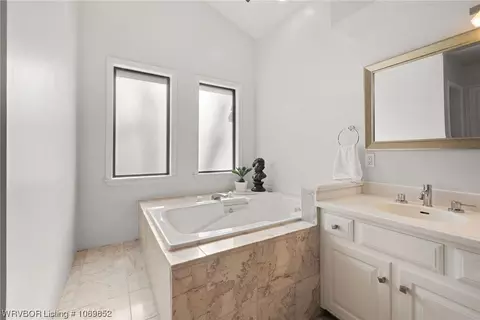 Bath - 3132 Brooken Hill Dr, Fort Smith, AR 72908 photo 3 of 7