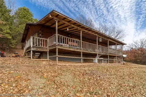 Exterior - 2902 Moore Ln, Ozark, AR 72949 photo 8 of 11