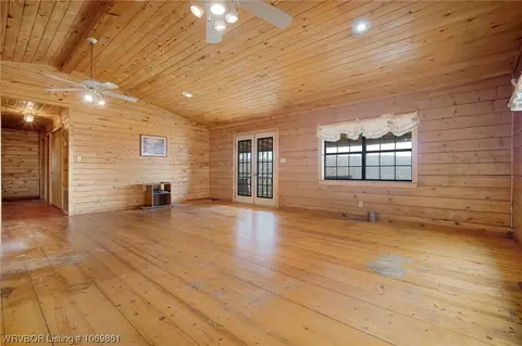 Living - 2902 Moore Ln, Ozark, AR 72949 photo 1 of 2