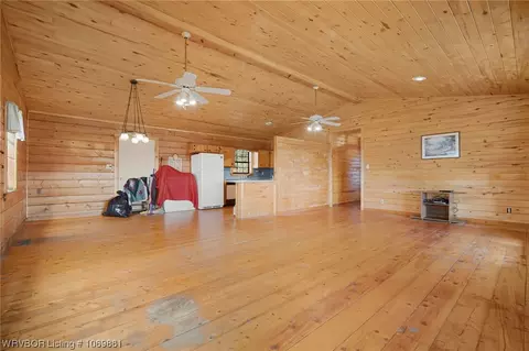 Living - 2902 Moore Ln, Ozark, AR 72949 photo 2 of 2