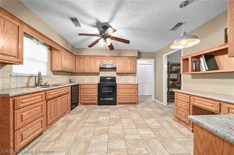 Kitchen - 3605 S 95th Cir, Fort Smith, AR 72903 photo 1 of 5