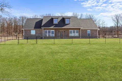 707 Smith St, Pocola, OK 74902