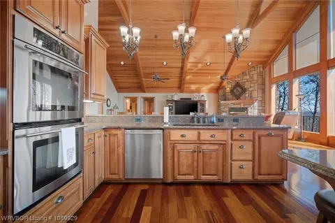 Kitchen - 2000 37th St, Ozark, AR 72949 photo 2 of 10