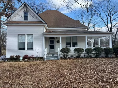 579 Hamilton St, Waldron, AR 72958