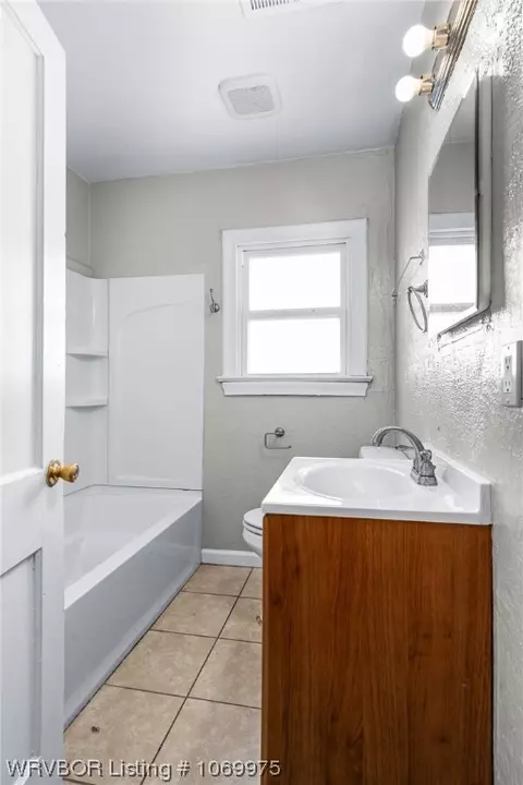 Bath - 1807 Churchill Rd, Fort Smith, AR 72904 photo 1 of 2