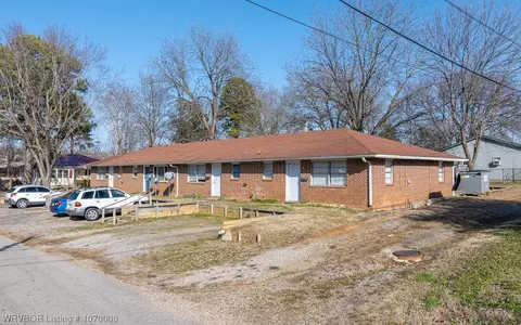 664 N Pine Ave, Booneville, AR 72927